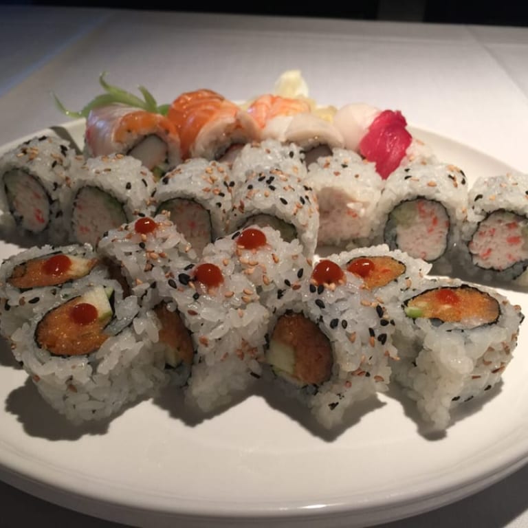 California Roll: A Sushi Delight