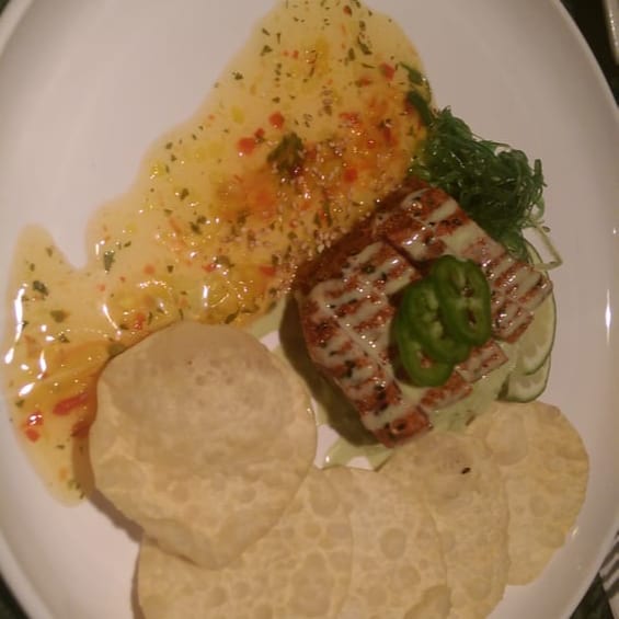 Pepper Tuna with Wonton Skin.